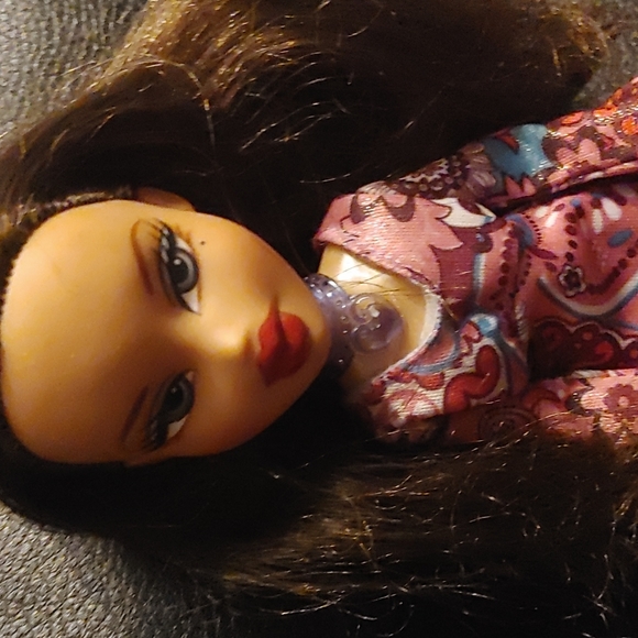 2001 MGA Yasmin Bratz doll - Picture 3 of 5